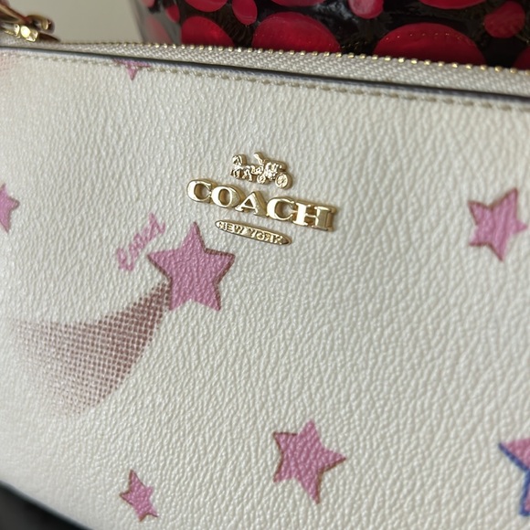 EUC Coach White and Pink Star Wristlet - Picture 2 of 12
